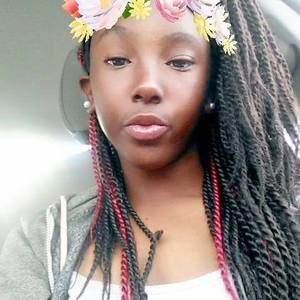 Meet your Posher, Leanna